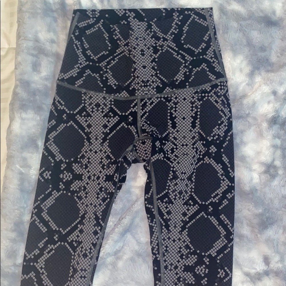 Lululemon Wunder Under High Rise Tight 28”